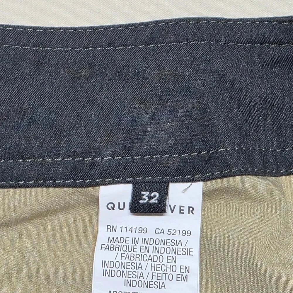 Quiksilver Highline Mens 32 Board Shorts 4-Way Stretch Camouflage Trunks